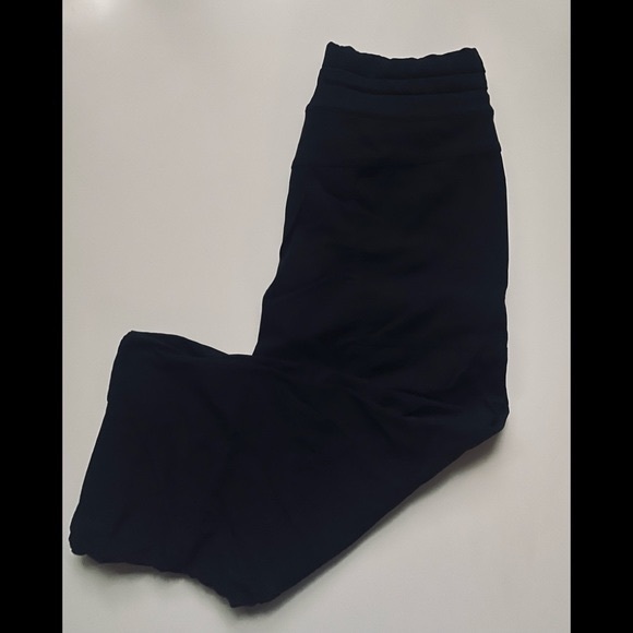 Lululemon Studio Crop - Picture 2 of 4